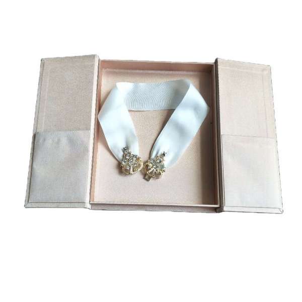 customized 2 doors open wedding invitation cardboard  packaging design gift box  with metal ribbon closure